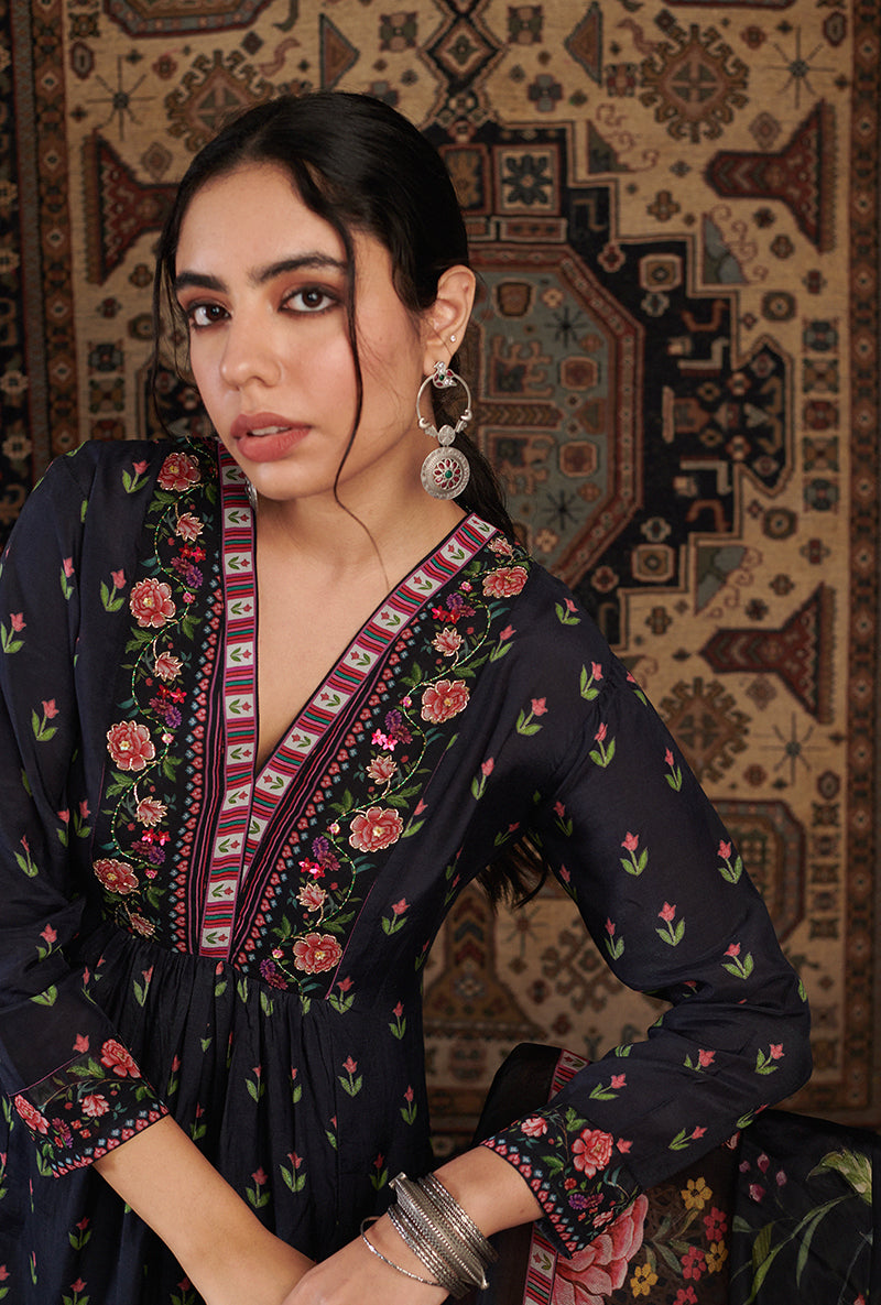 Black Gul Embroidered Aalam Kurta Set