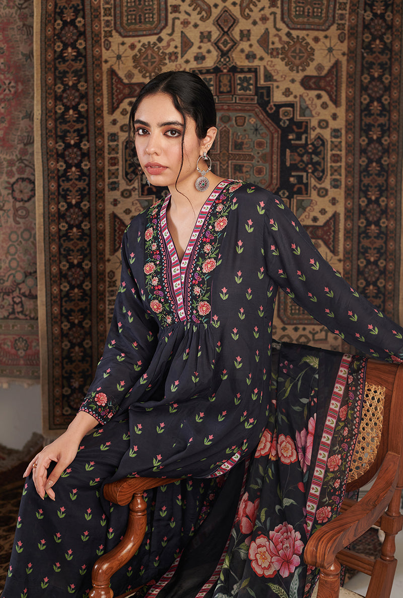 Black Gul Embroidered Aalam Kurta Set