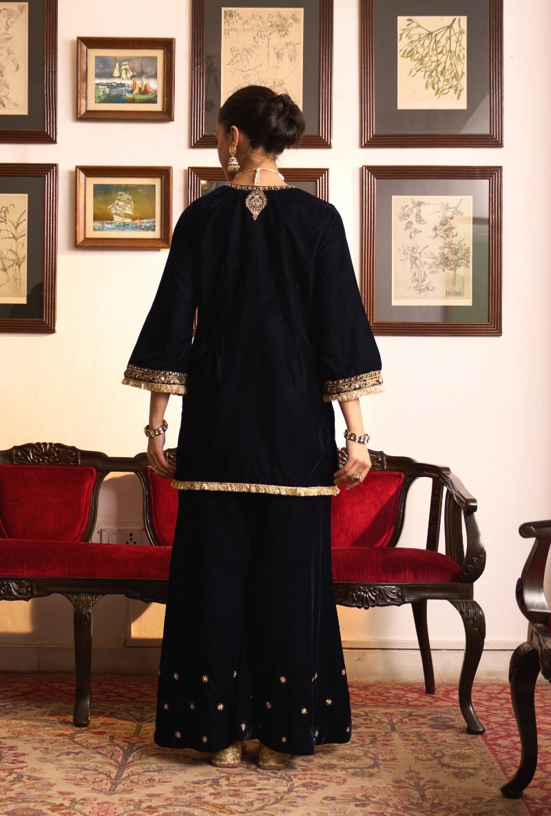 Navy Blue Zari Embroidered Paisely Neck Dilbar Short Kurta Set