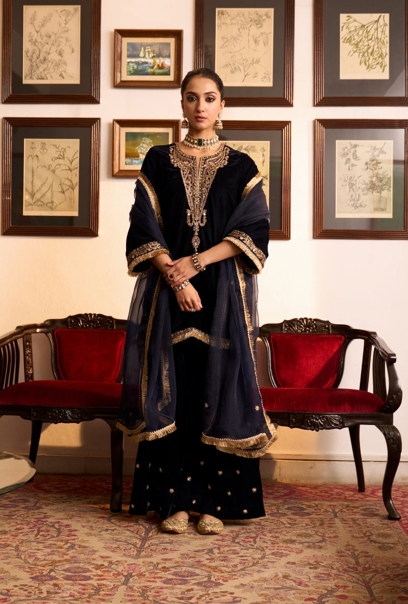 Navy Blue Zari Embroidered Paisely Neck Dilbar Short Kurta Set