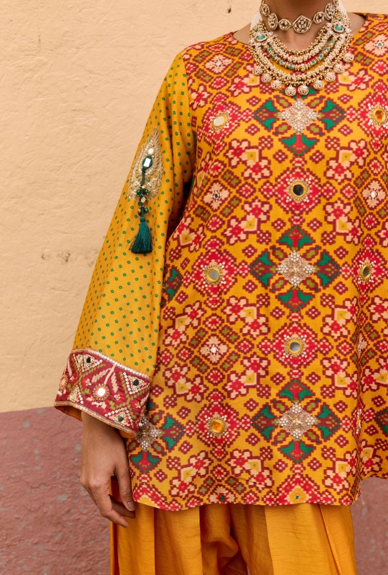 Yellow Short Patola Oorja Farshi Set