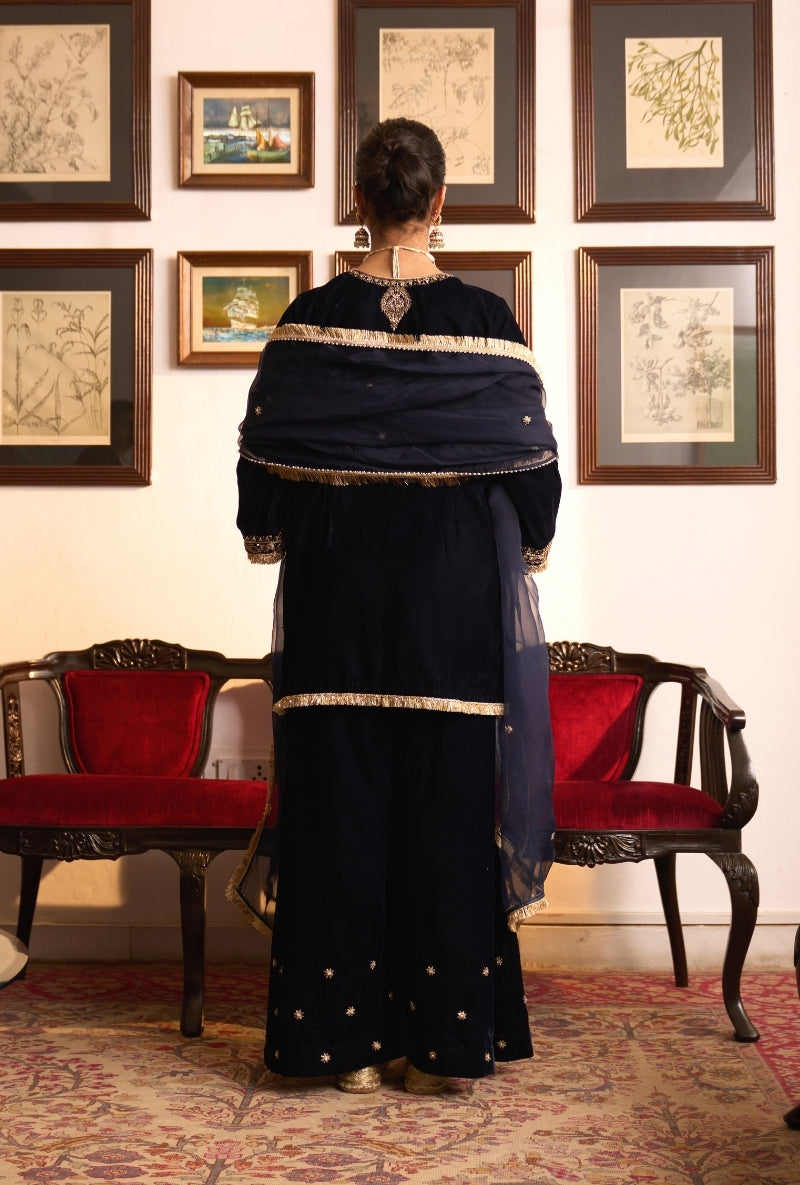 Navy Blue Zari Embroidered Paisely Neck Dilbar Short Kurta Set