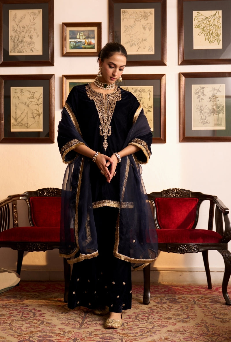 Navy Blue Zari Embroidered Paisely Neck Dilbar Short Kurta Set