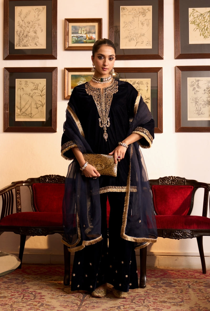 Navy Blue Zari Embroidered Paisely Neck Dilbar Short Kurta Set
