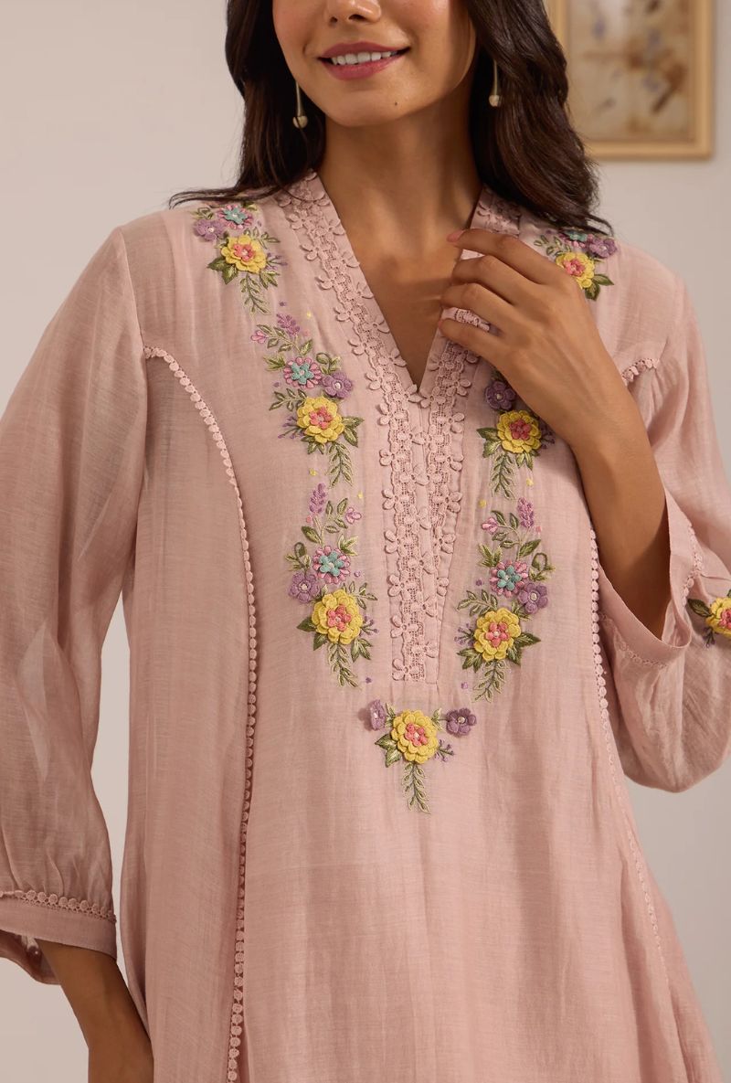Meghna Nayyar in Baby Pink High Low Kurta Set