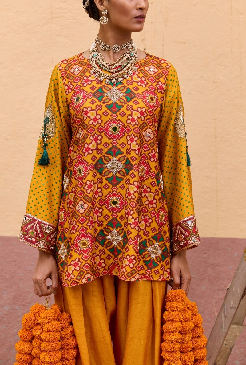 Yellow Short Patola Oorja Farshi Set