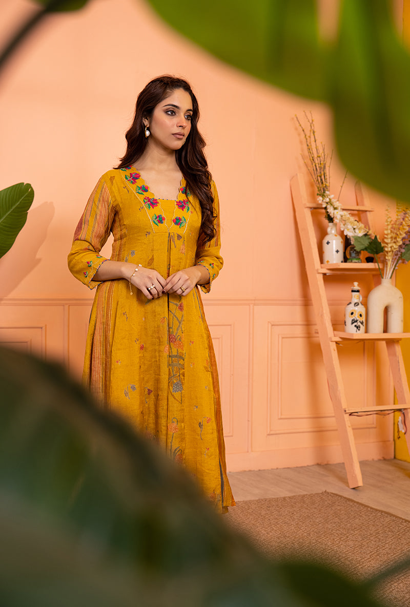 Mustard Yellow V-Neck Scallop Sia Kurta Set