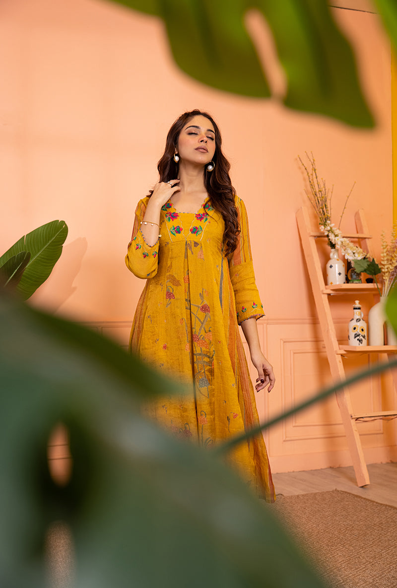 Mustard Yellow V-Neck Scallop Sia Kurta Set