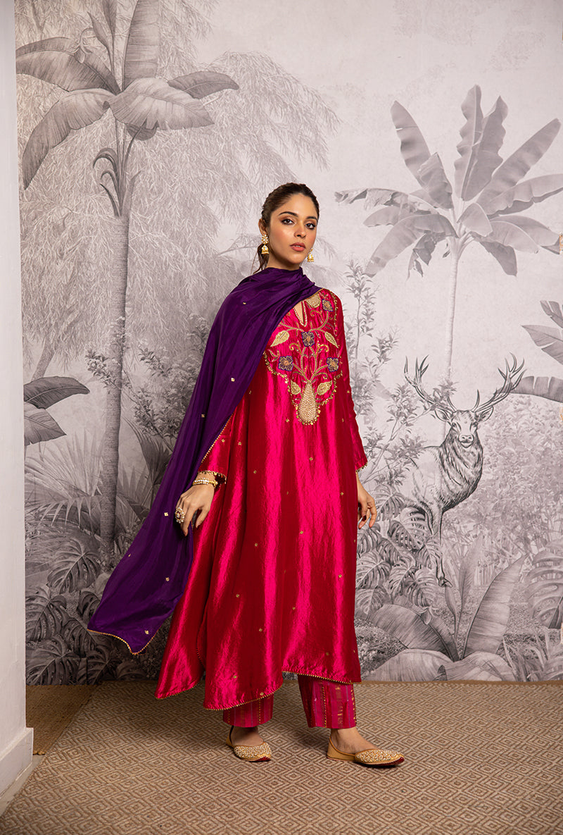 Shilpa Shetty In Rani Pink Cheent Embroidered Long Yoke Style Shaheen Kurta Set