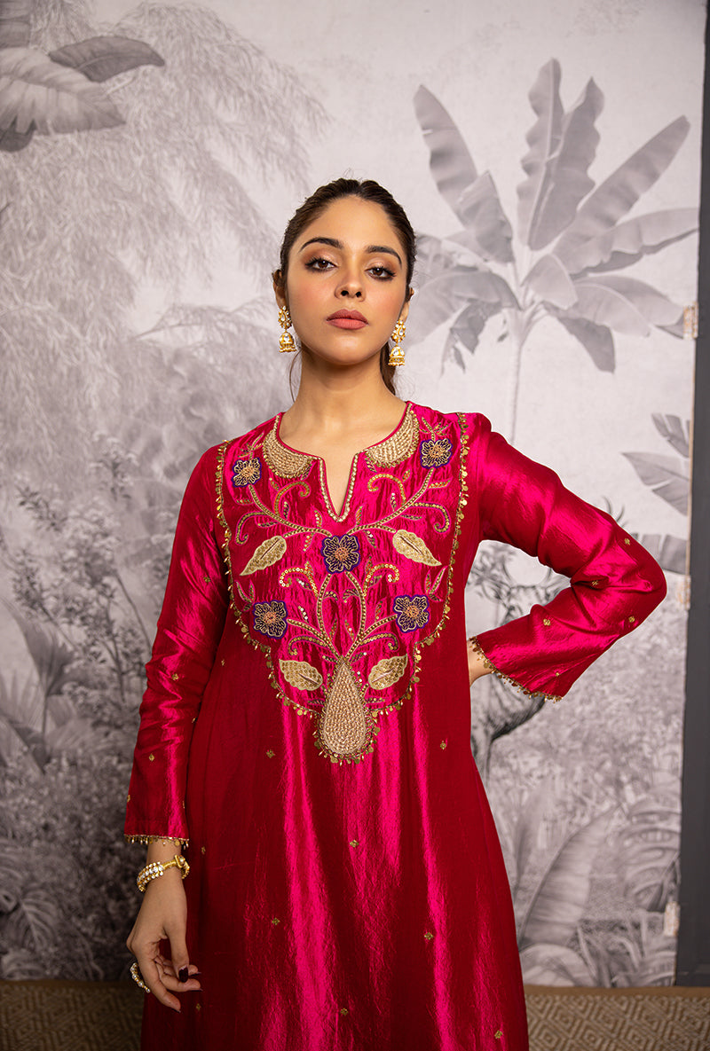 Shilpa Shetty In Rani Pink Cheent Embroidered Long Yoke Style Shaheen Kurta Set