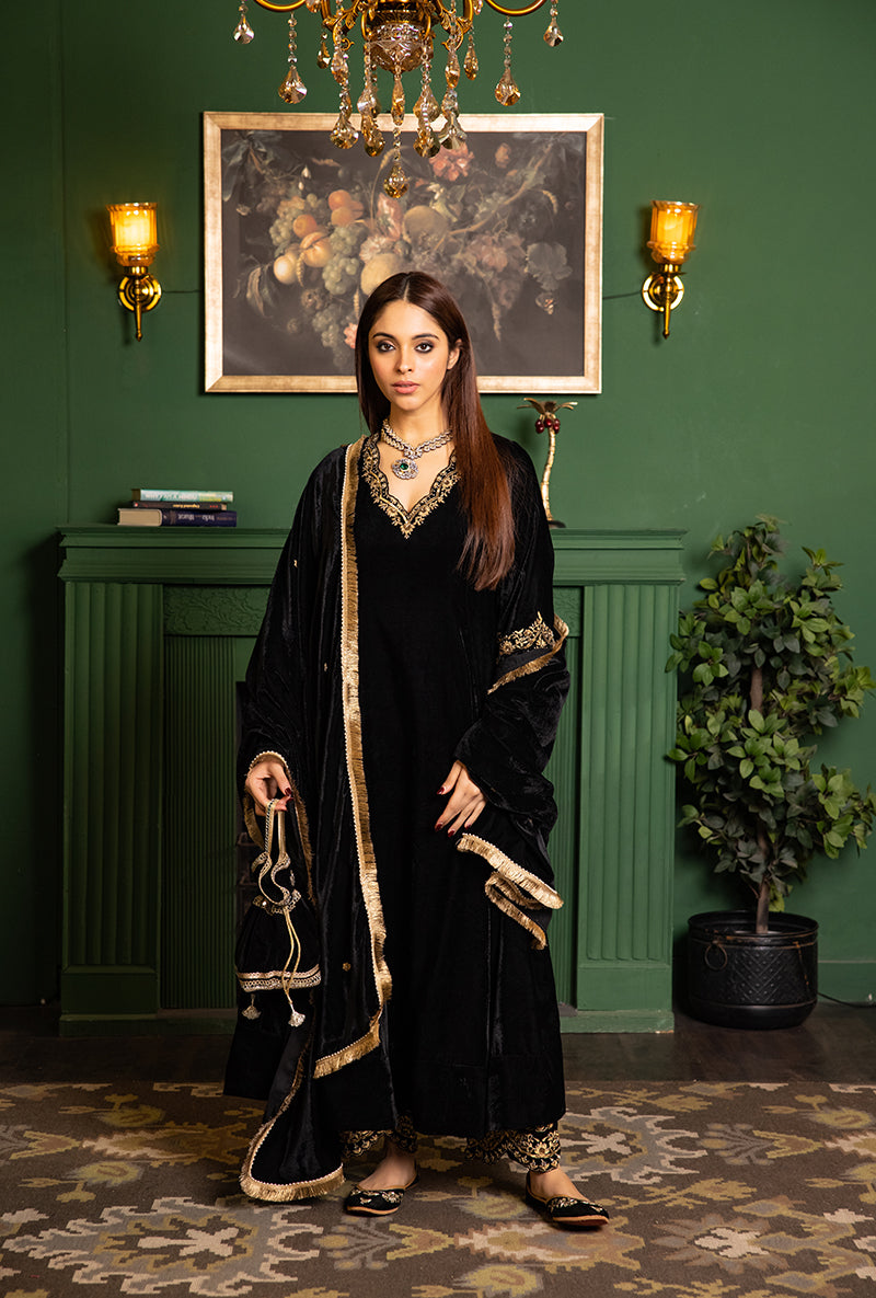 Black Velvet Scallop V- Neck And Sleeve Dastaan Anarkali Set