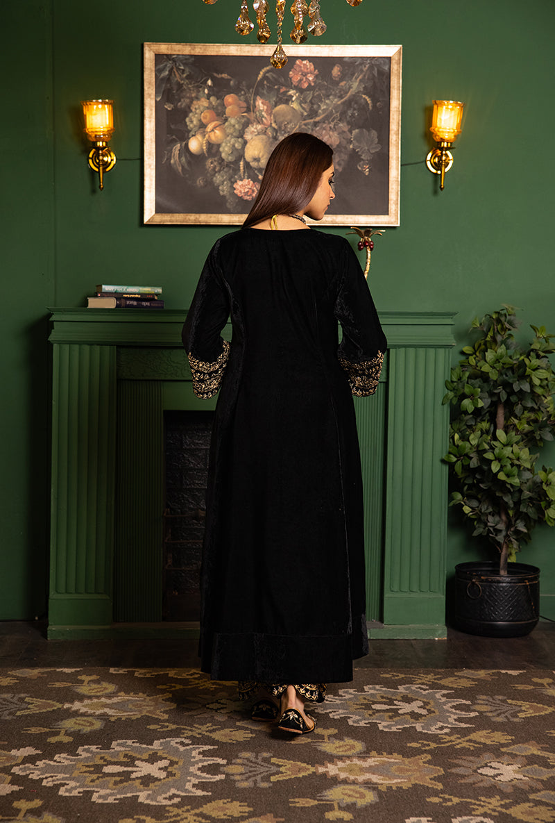 Black Velvet Scallop V- Neck And Sleeve Dastaan Anarkali Set