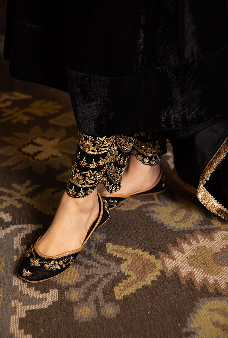 Black Velvet Scallop V- Neck And Sleeve Dastaan Anarkali Set