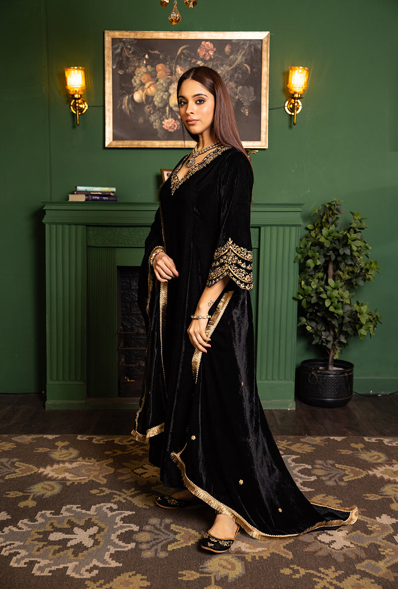 Black Velvet Scallop V- Neck And Sleeve Dastaan Anarkali Set