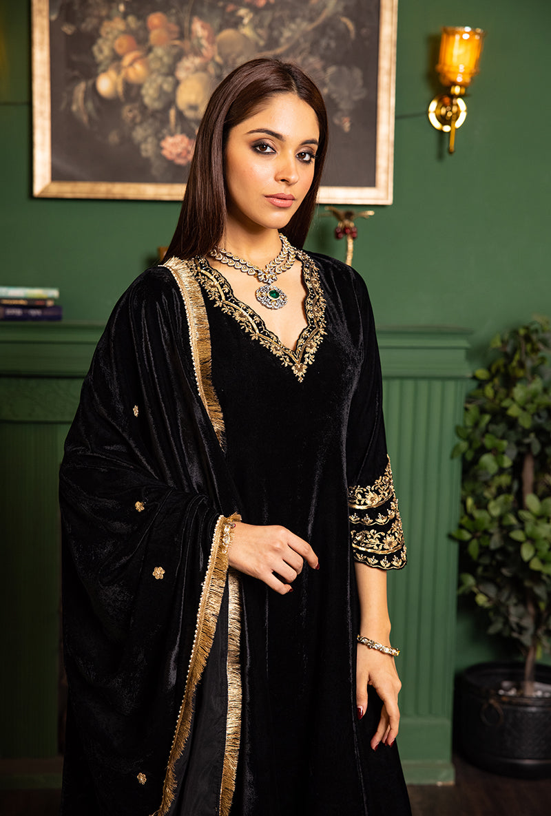 Black Velvet Scallop V- Neck And Sleeve Dastaan Anarkali Set
