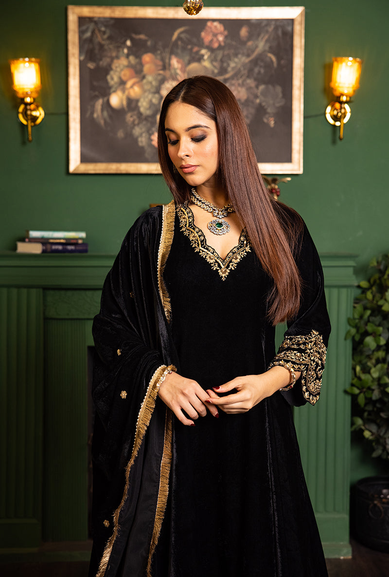Black Velvet Scallop V- Neck And Sleeve Dastaan Anarkali Set