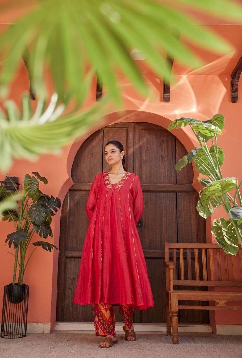 Red Scalloped Threadwork Neck Maeri Kurta Set