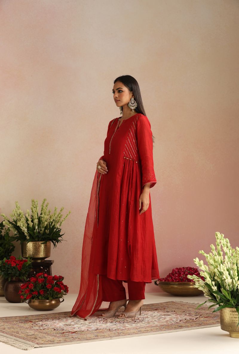 Red Side Kali Sitara Itrh Kurta Set