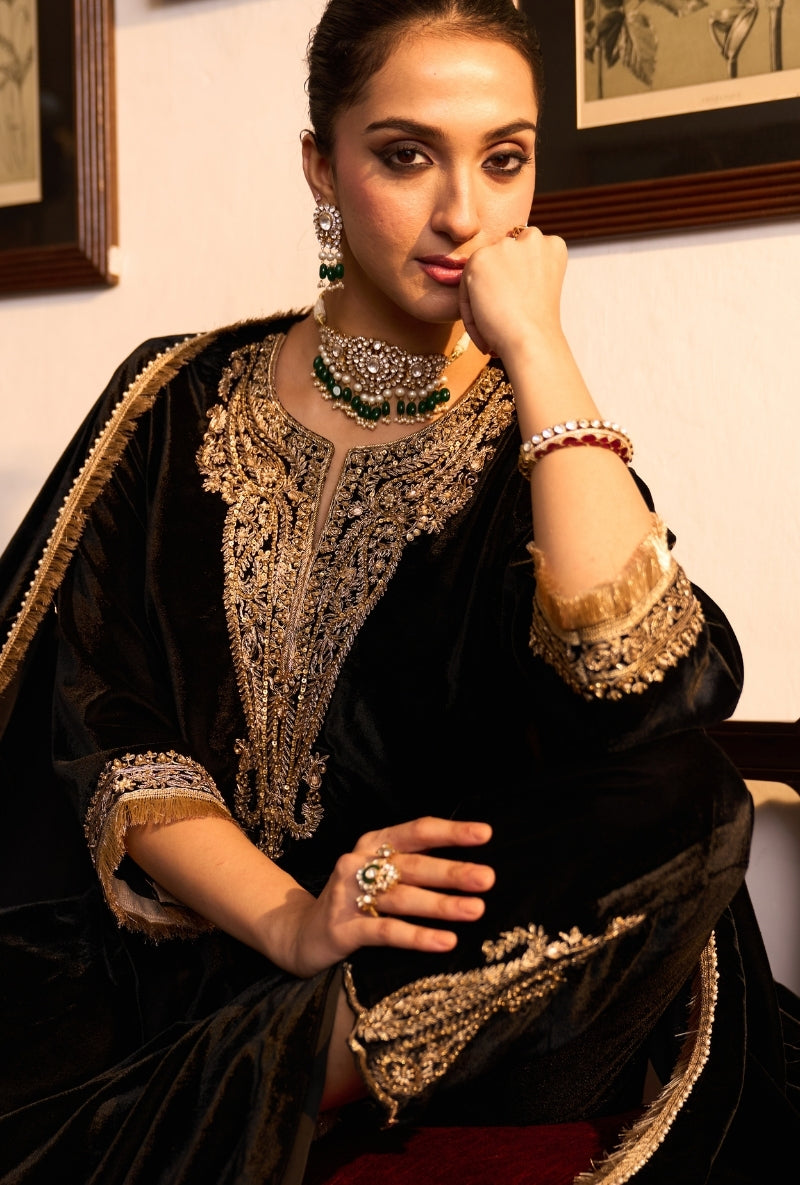 Black Zari Embroidered Paisely Neck Dilbar Kurta Set
