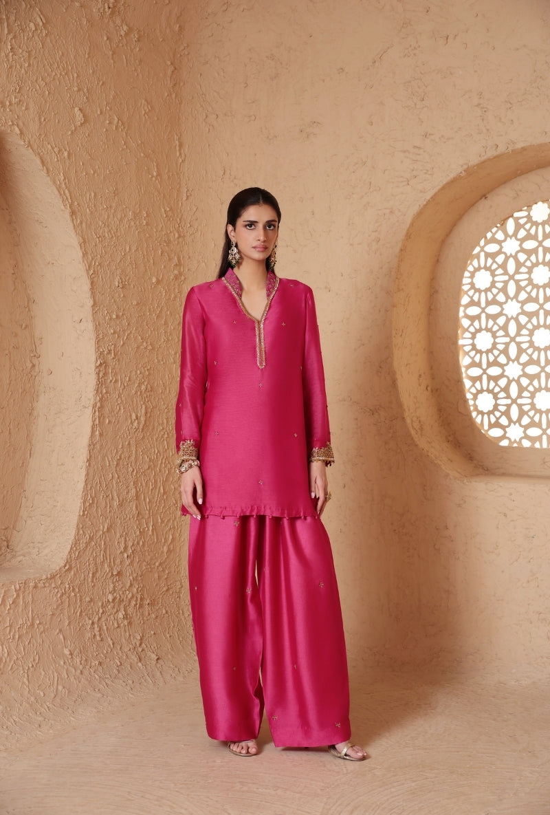 Pink Short Buti Nihira Salwar Set