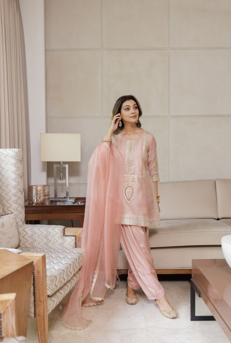 Meghna Nayyar in Light Pink Gota Rectangle Yoke Salwar Set