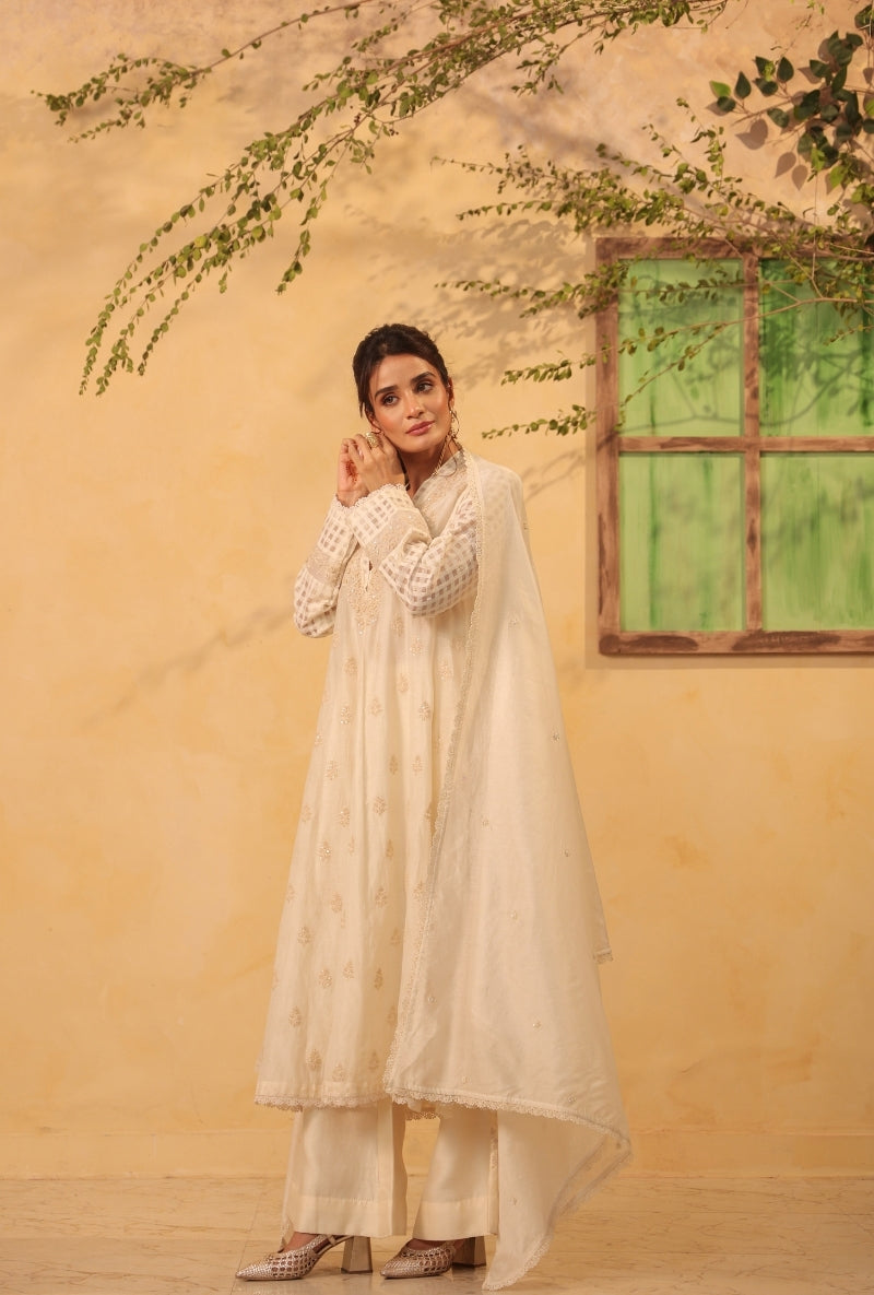 Ivory Embroidered Saaz Anarkali Set