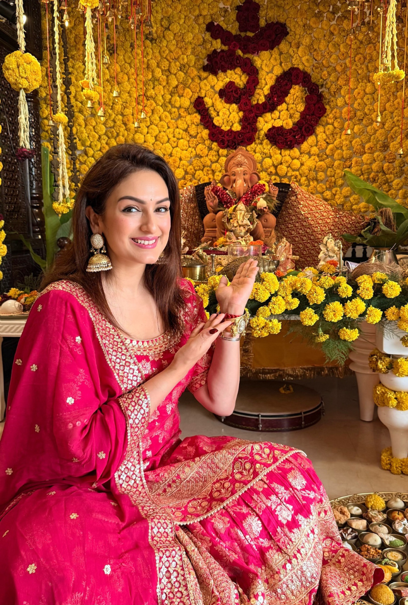 Akriti Kakar in Pink Banarsi Hoor Gharara Set