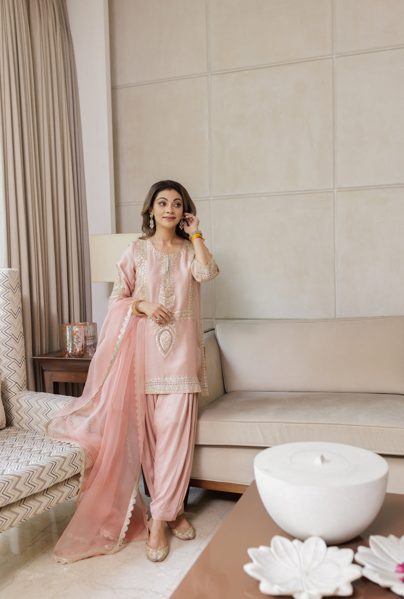 Meghna Nayyar in Light Pink Gota Rectangle Yoke Salwar Set