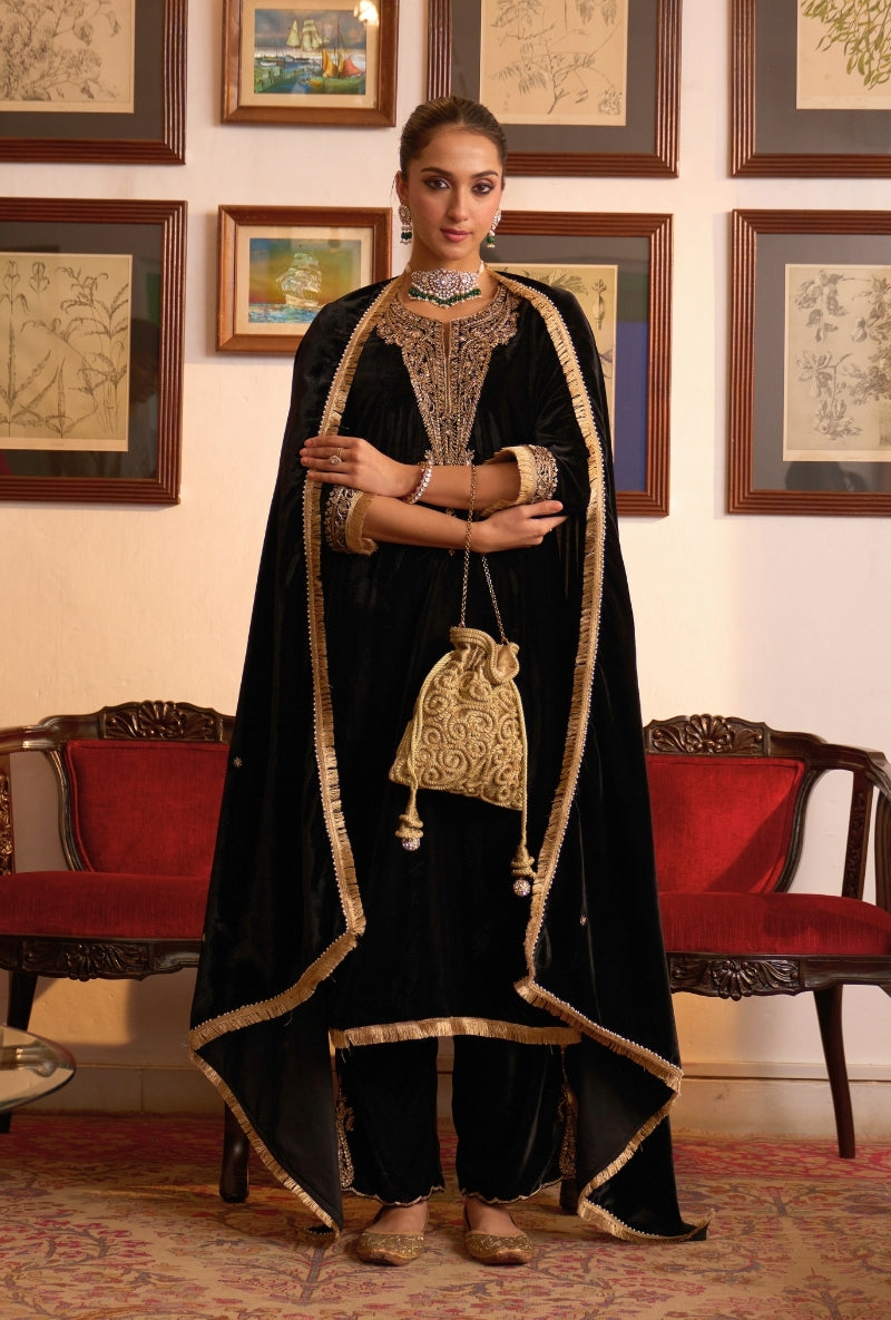 Black Zari Embroidered Paisely Neck Dilbar Kurta Set