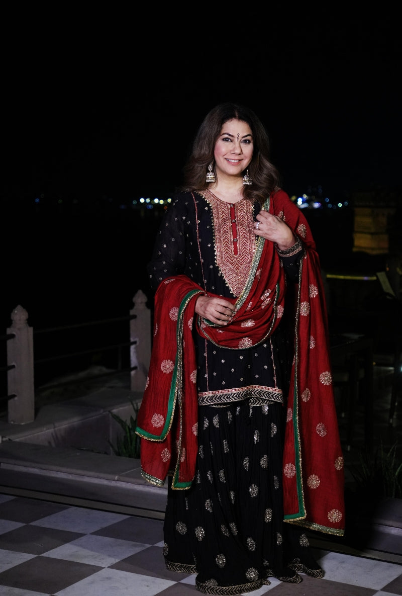 Bhavna Jasra in Black Embroidered Choti Butti Kashni Sharara Set