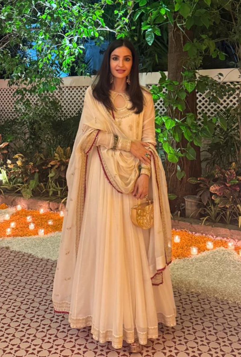 Sumaya dalmia in Ivory Kalidar Noorie Kurta Set