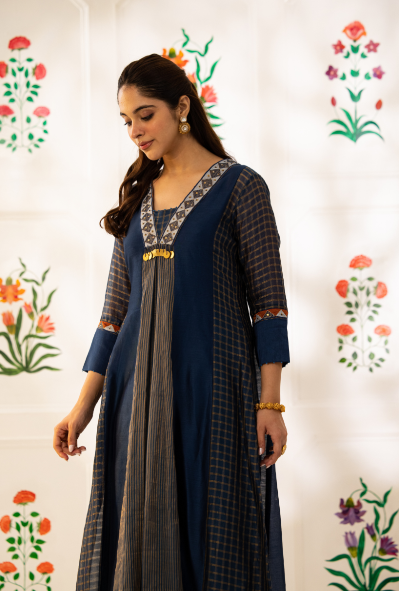 Blue V-Neck Placket Kishmish Kurta Set