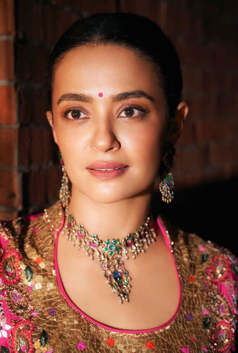 Surveen Chawla in Pink Paisley Matka Adhira Kurta Set