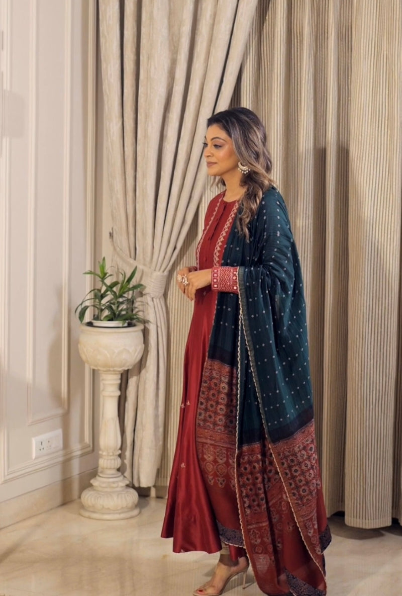 Meghna Nayyar in Red Antique Sequins Fiza Kurta Set