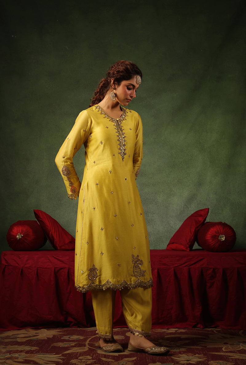 Yellow Ambi Buta Ishq Kurta Set