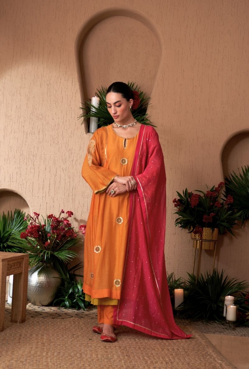 Orange Contrast Lining Square Sleeve Naveli Kurta Set