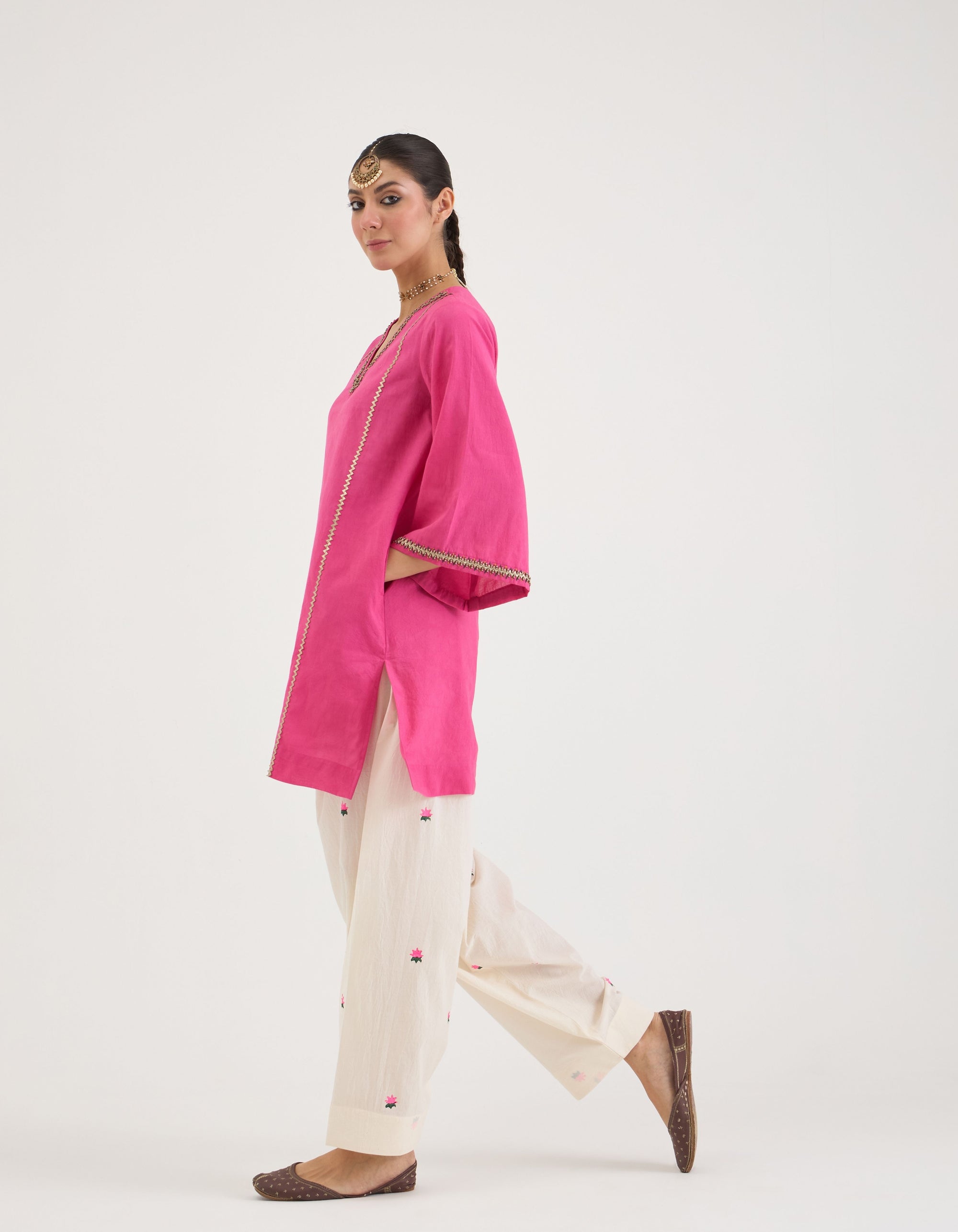 Rose Pink V-Neck Short Sukhi Kurta Set