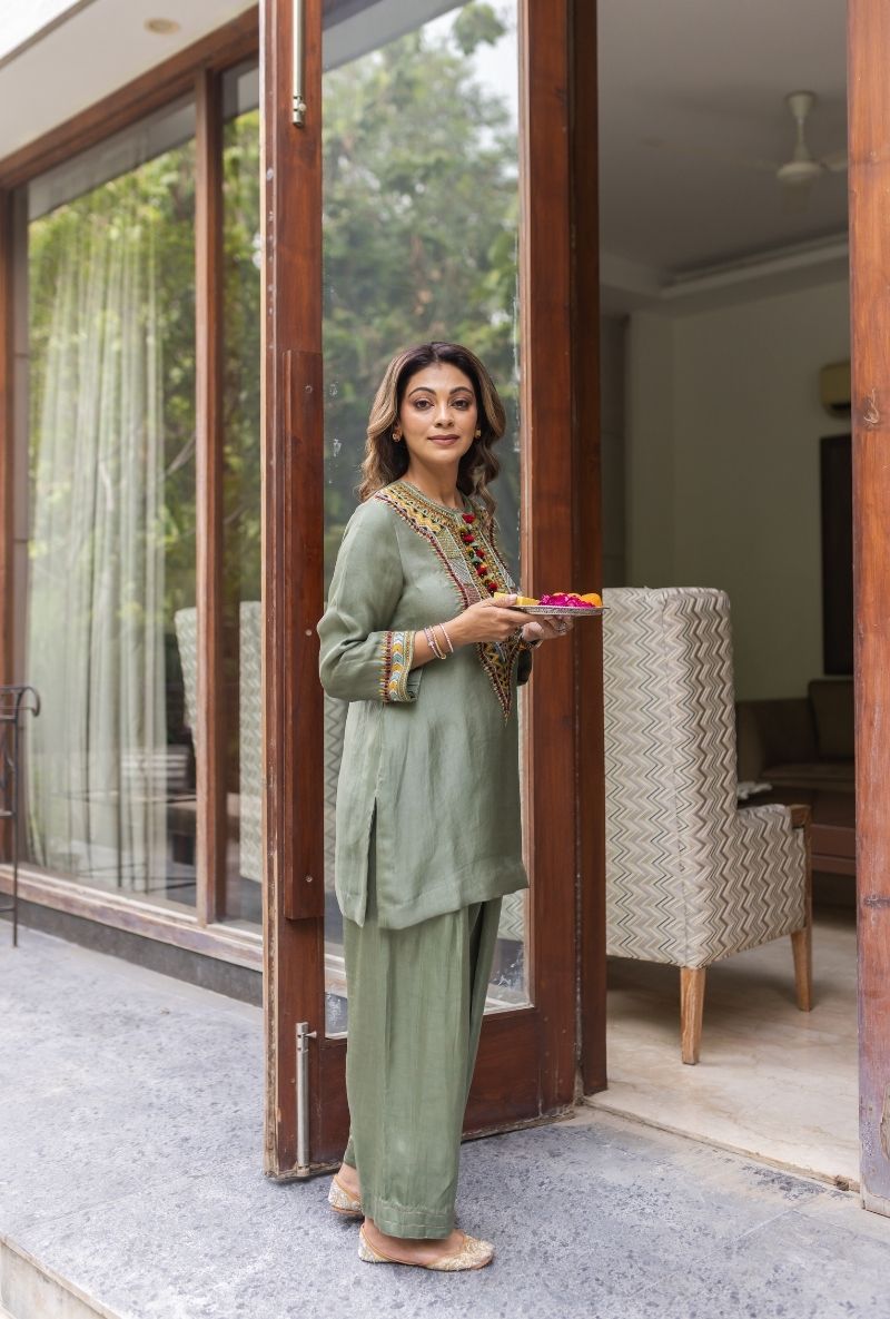 Meghna Nayyar in Green Colourful Resham Yoke Salwar Set