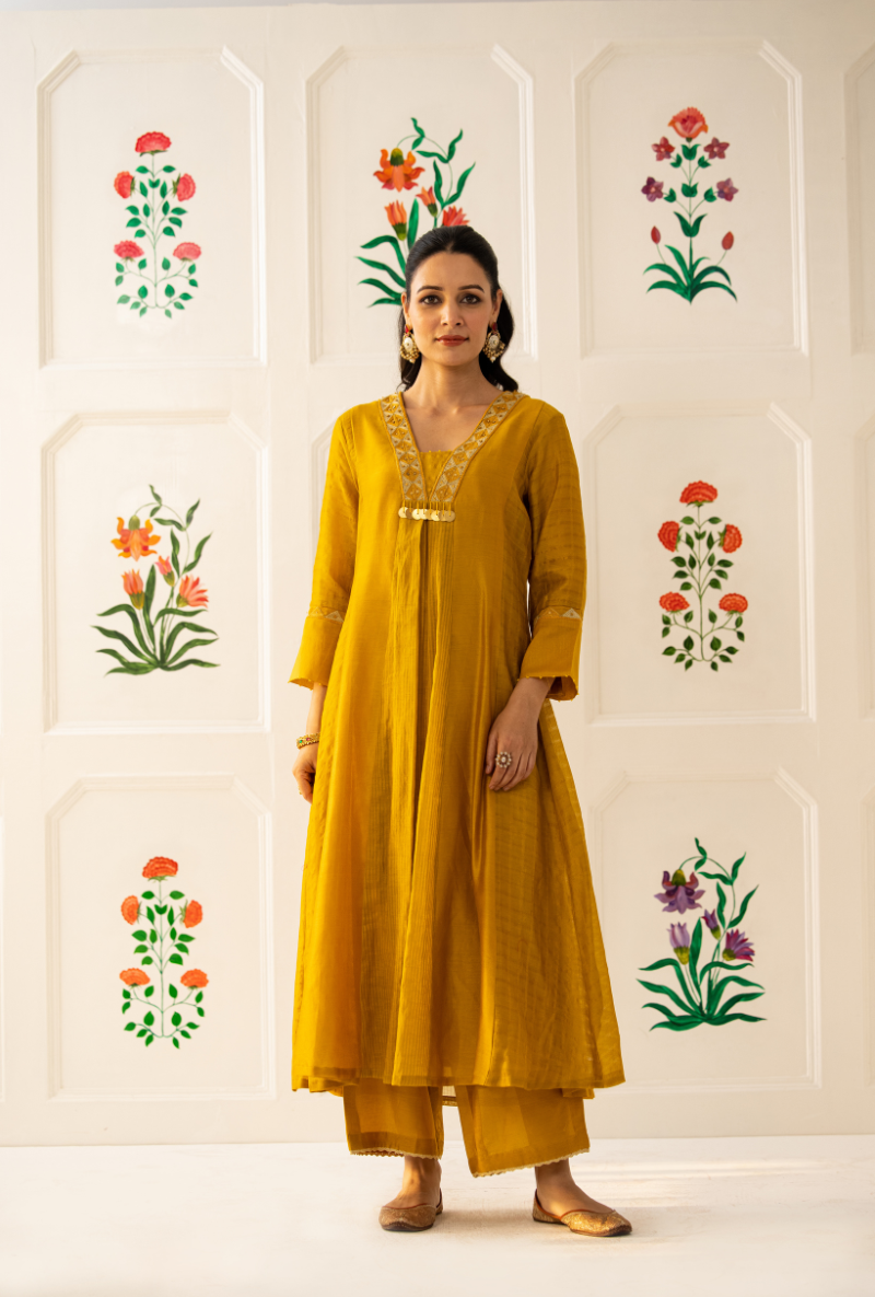Yellow V-Neck Placket Kishmish Kurta Set