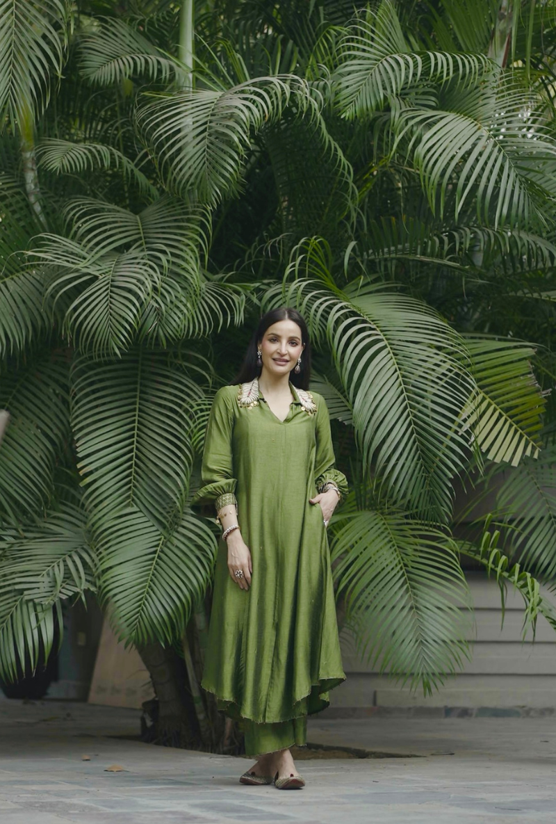 SUMAYA DALMIA IN Green Pankh Collar Adhira Kurta Set