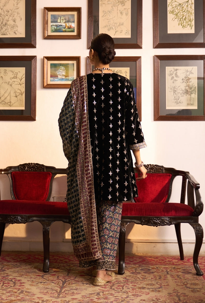 Black Velvet Kalamkari Dilbar Farshi Salwar Set