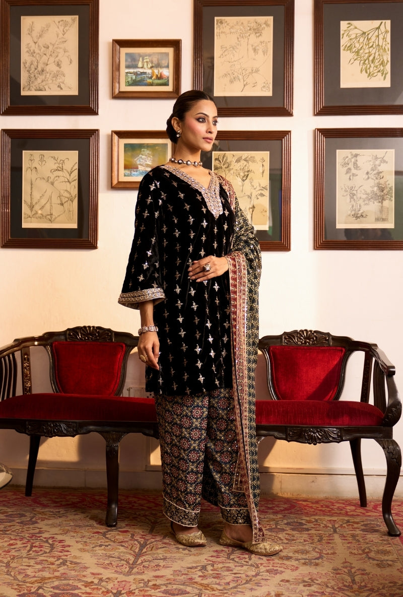 Black Velvet Kalamkari Dilbar Farshi Salwar Set