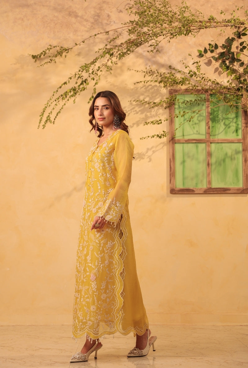 Yellow Heavy Jaal Scallop Saaz Kurta Set