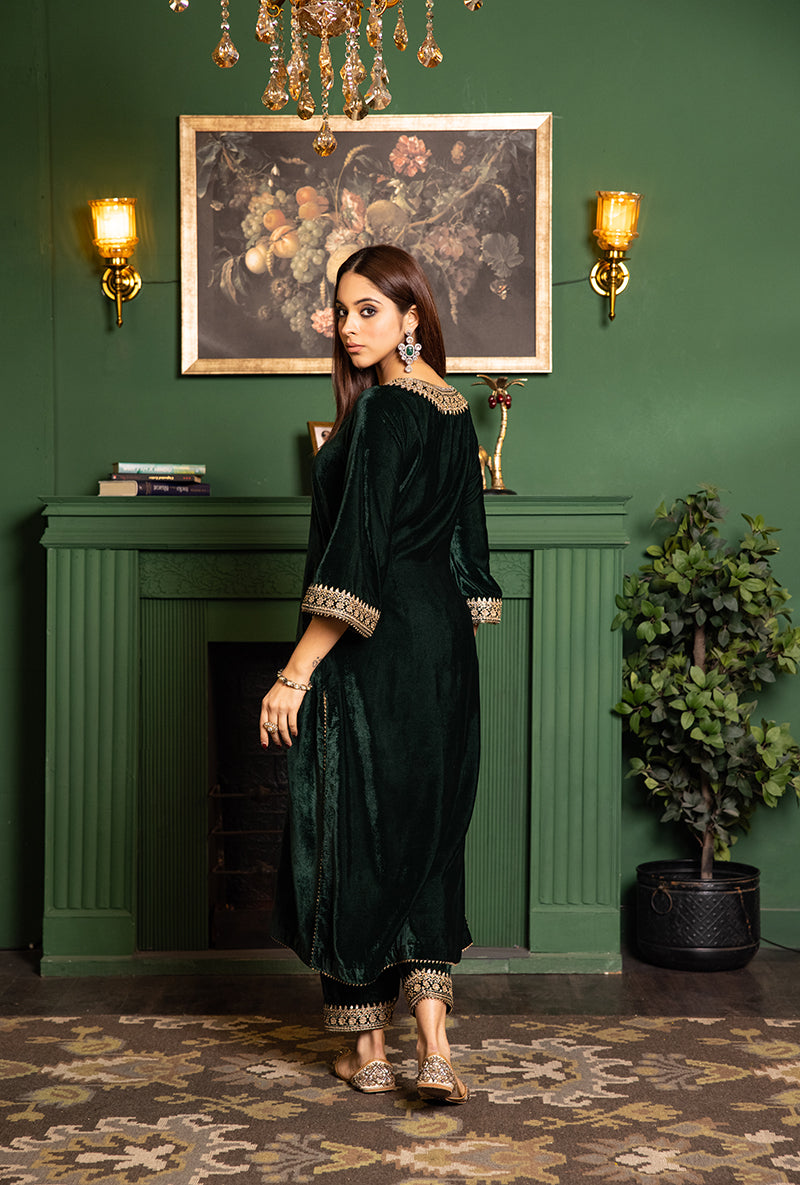 Bottle Green V-Neck And Pocket Dastaan Salwar Set