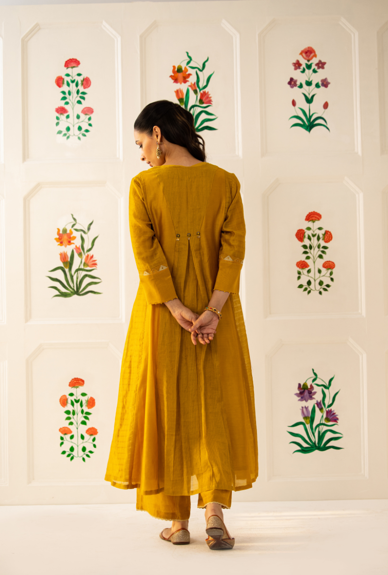 Yellow V-Neck Placket Kishmish Kurta Set