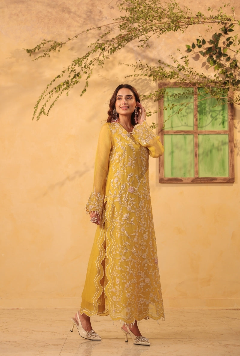 Yellow Heavy Jaal Scallop Saaz Kurta Set