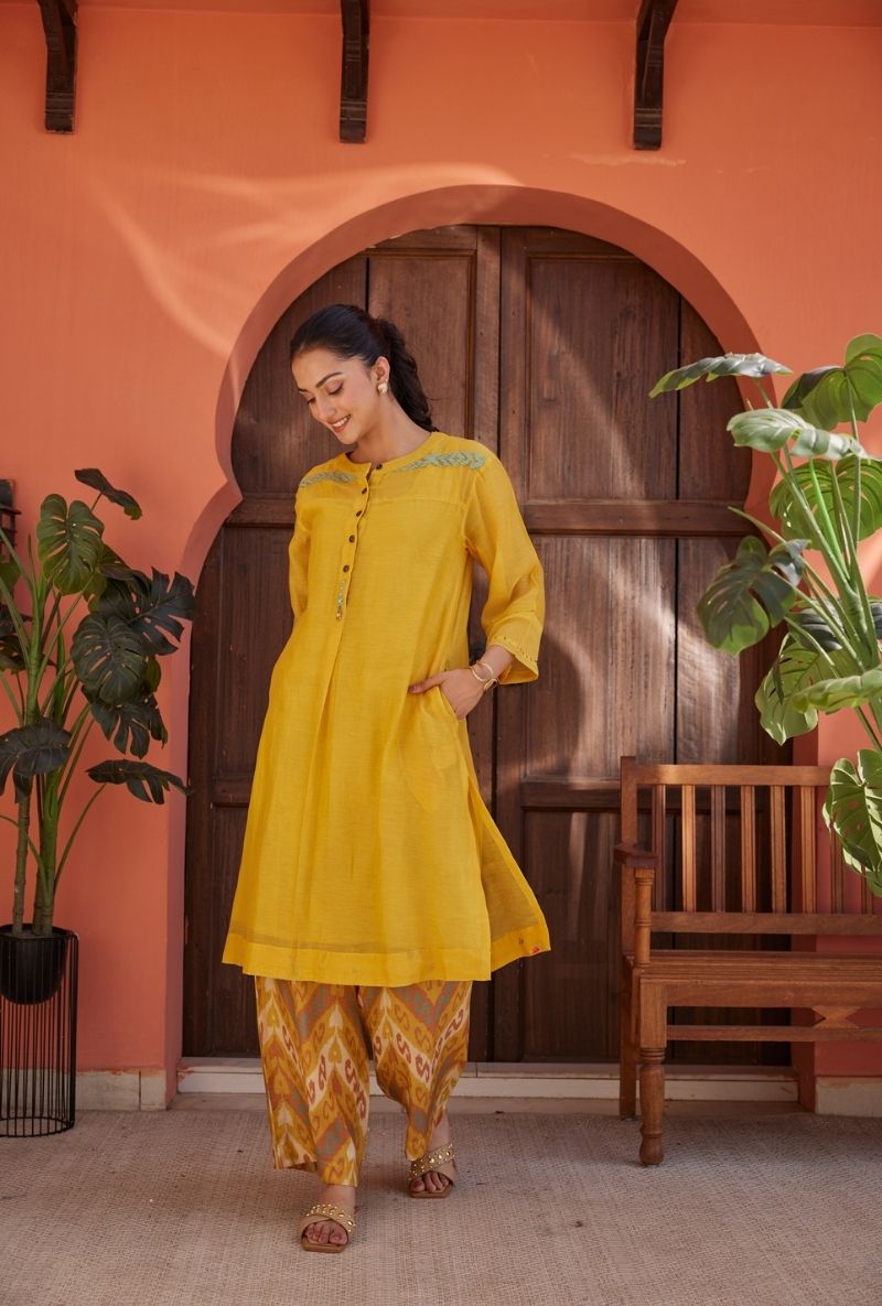 Yellow A-Line Zig-Zag threadwork Maeri Kurta Set