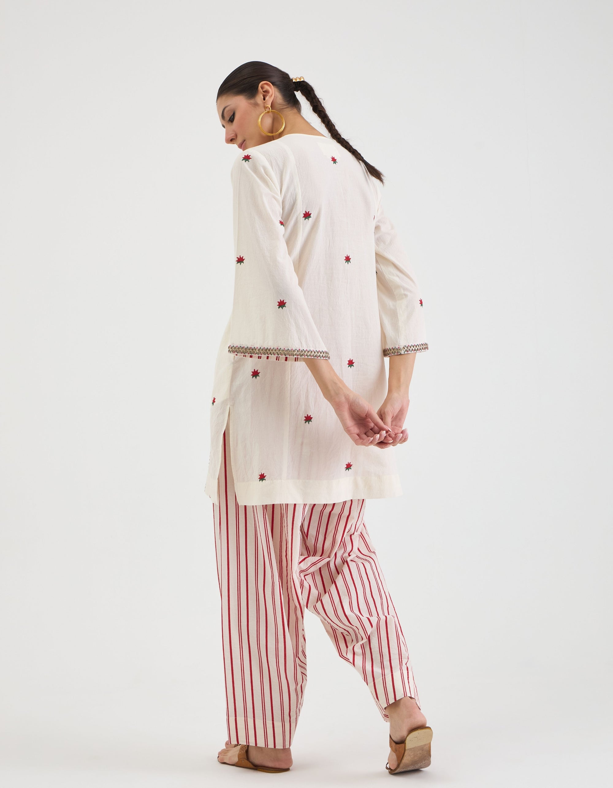 Off White Lotus And Stripe Print Sukhi Kurta Set