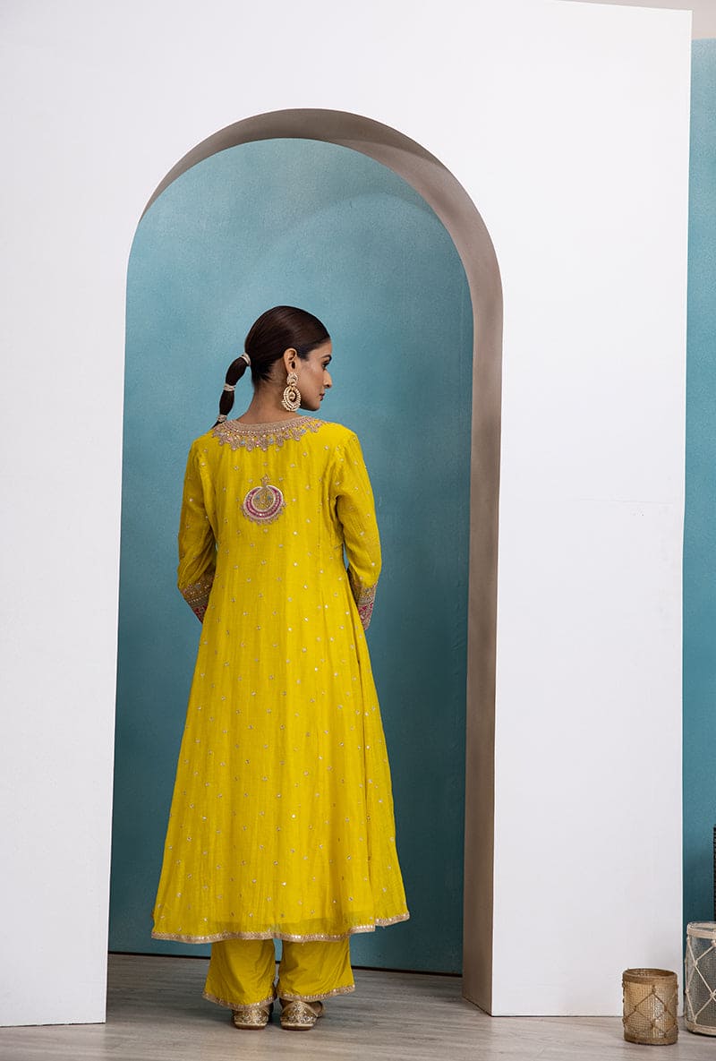 Yellow Square Resham Yoke Raha Kurta Set