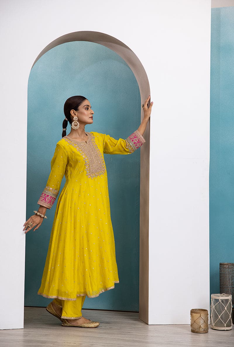 Yellow Square Resham Yoke Raha Kurta Set